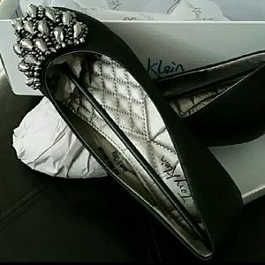 Black flats w/silver hematite crystals